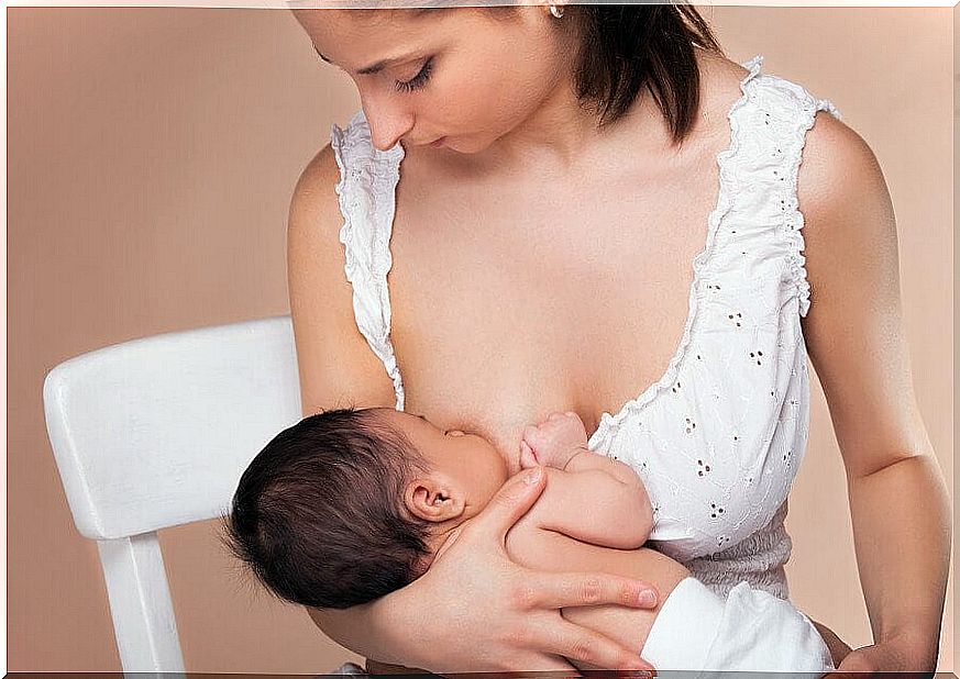 Clothes for breastfeeding you need