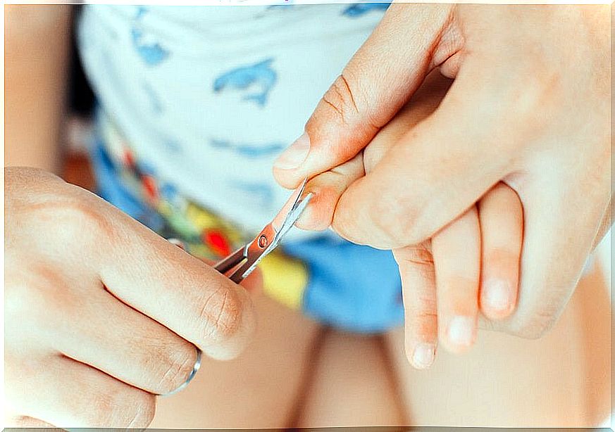 Cutting children's nails: 4 good tips