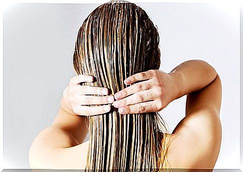 woman washing hair