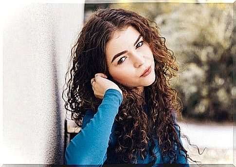 woman with curly hair