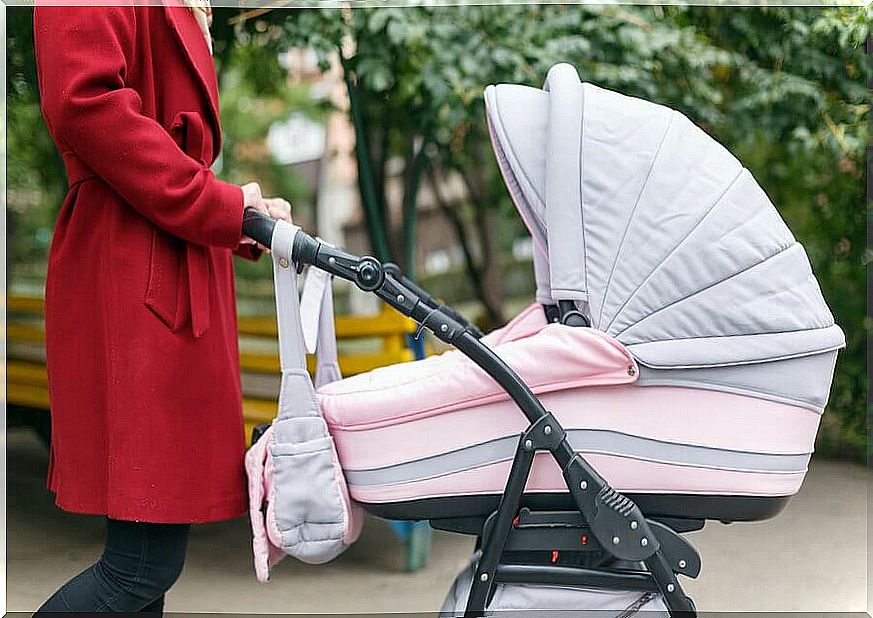 What should you pack in your baby's stroller bag?